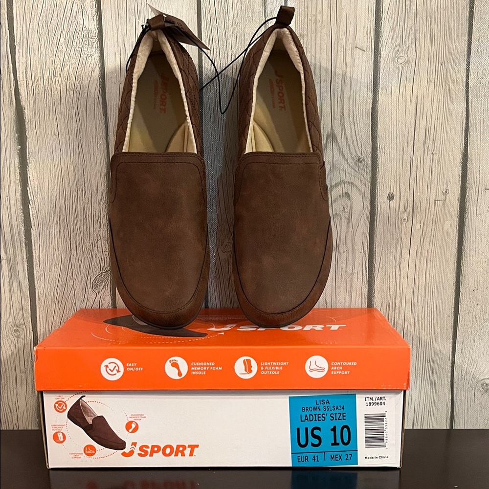 NWT Women's Lisa Brown  Dark Brown Loafers Size 10